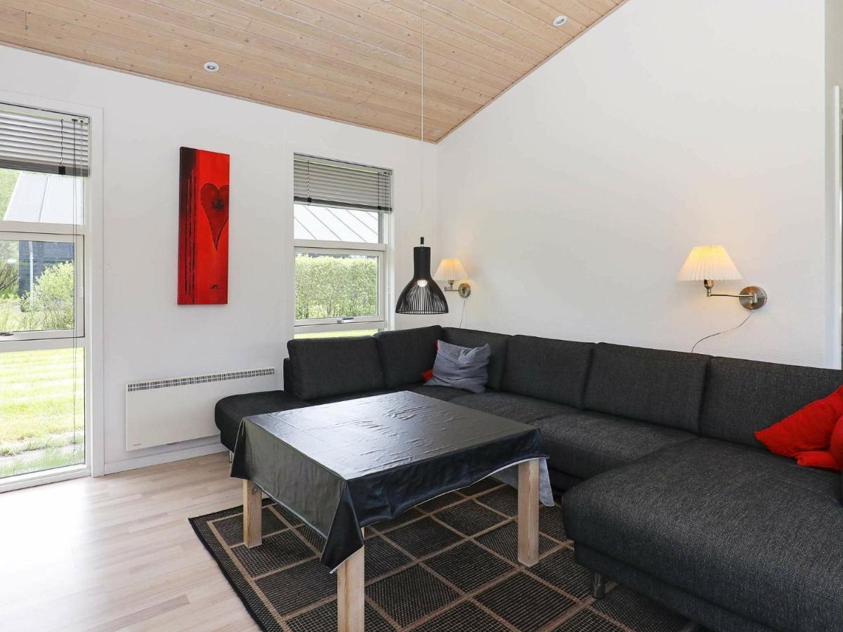8 Person Holiday Home In Hals Bagian luar foto