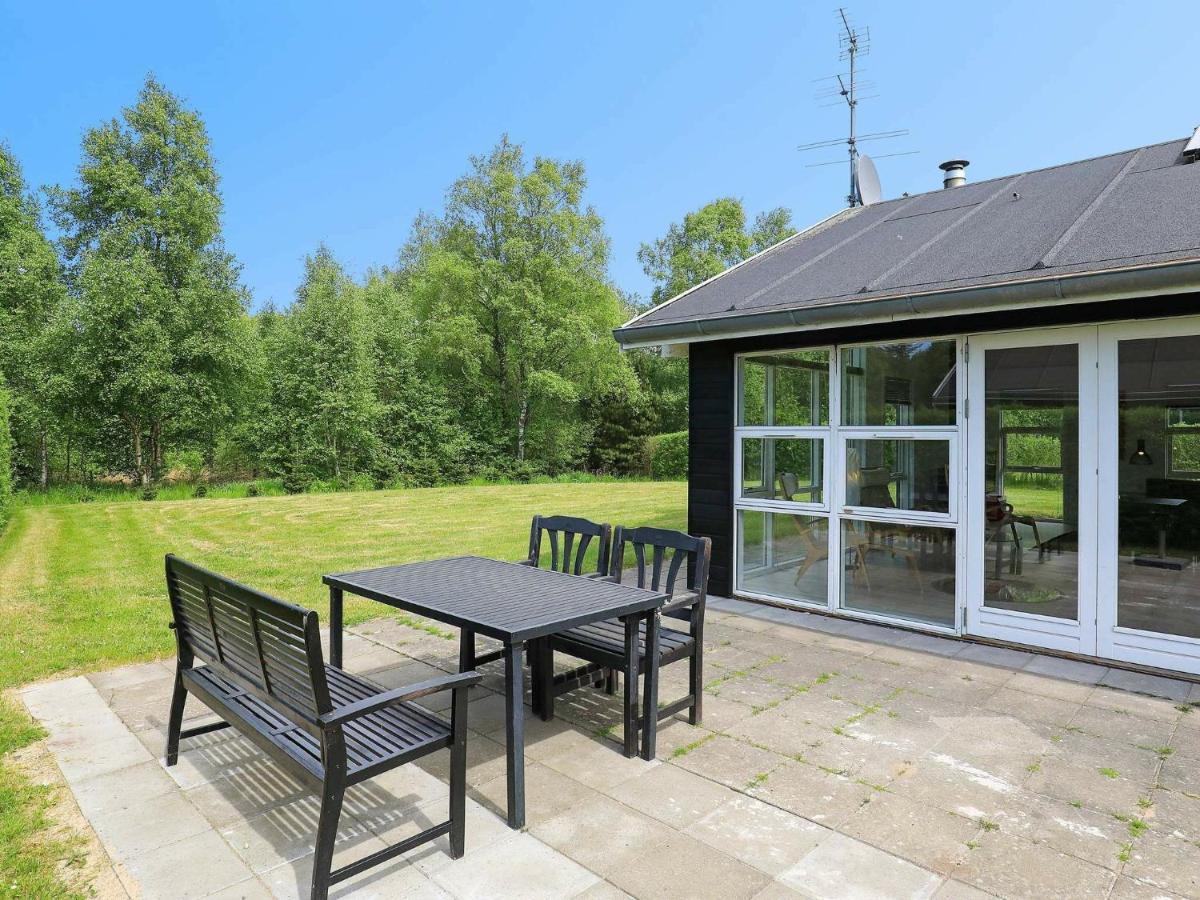 8 Person Holiday Home In Hals Bagian luar foto